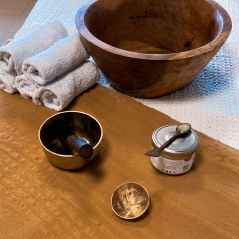 LES MASSAGES - MYRIAMASSAGE dans le Finistère 29 : Les Massages de Myriam PUJOL: MASSAGE TÊTE SHIROTCHAMPI et MASSAGE PIEDS AU BOL KANSU. Je propose mes prestations à mon cabinet, en résidences pour personnes âgées et en entreprises en Pays Bigouden et alentours.