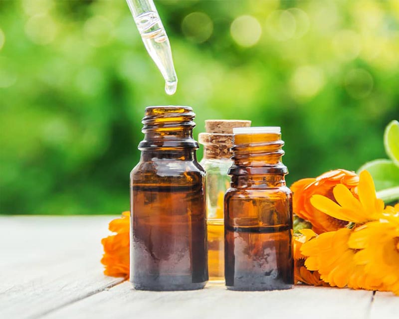 CONSEILS EN PLANTES - MYRIAMASSAGE dans le Finistère 29 : Chaque plante recèle, en elle, la ou les vertu(s) nécessaires à notre mieux-être. Myriam PUJOL sera vous conseiller ... Certaines, comme l’aswhagandha ou le rodhiola, ont un pouvoir adaptogène qui favorise la résistance au stress. Elles réagissent également chacune de manière différente à chaque organisme rencontré ce qui leur permet de répondre plus justement à la ou les probléma(que(s) de la personne. Je trouverai grâce à mes outils la forme la plus adaptée c’est-à-dire plantes ou extraits de plantes, fleurs de Bach ou Deva (équilibrage émotionnel), gemmothérapie (macérats de bourgeons d’arbres), mais aussi vitamines, sels minéraux et oligo-éléments.